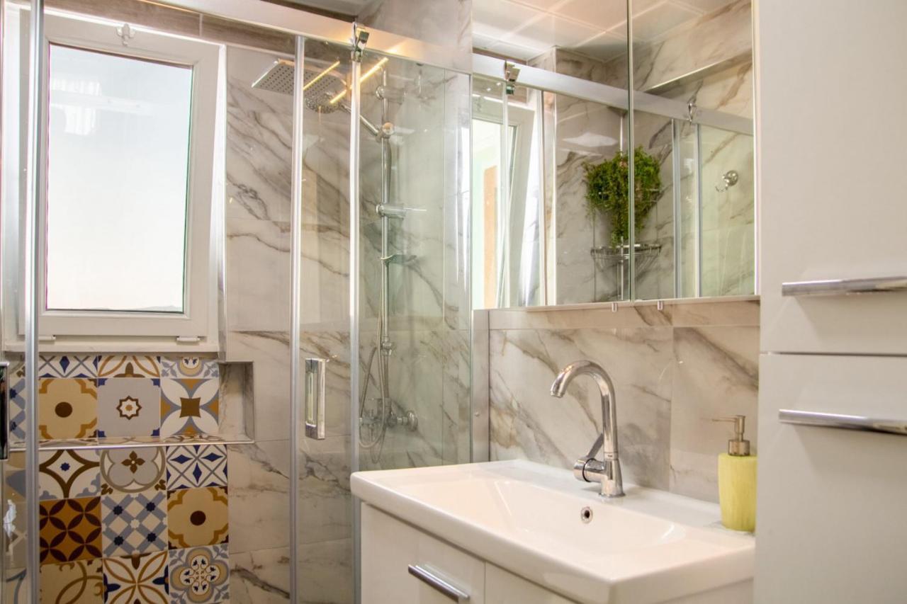Flat With Great View And Central Location In Konak Izmir Bagian luar foto